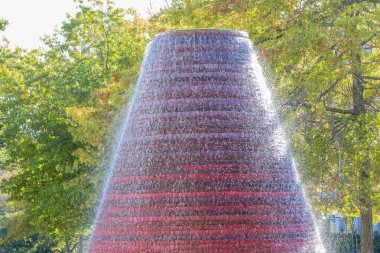 Volkanik pınarlar 98. fuarda, Nacos, Lizbon ve Portekiz 'de çağlayan sular.