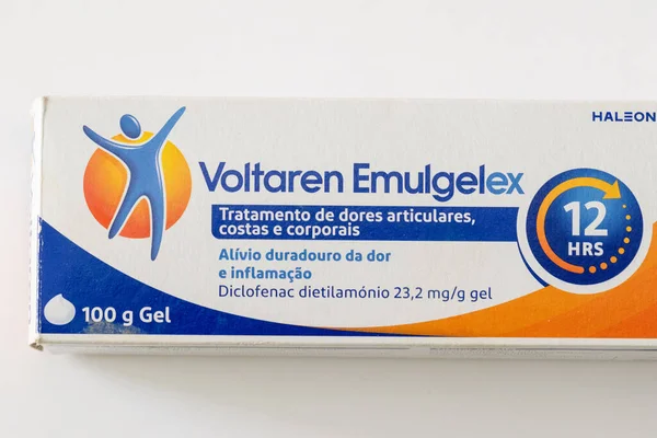 Ağrı kesici olarak dilofenac dietilamonyum içeren voltaren emülgelex topikal jel kutusu