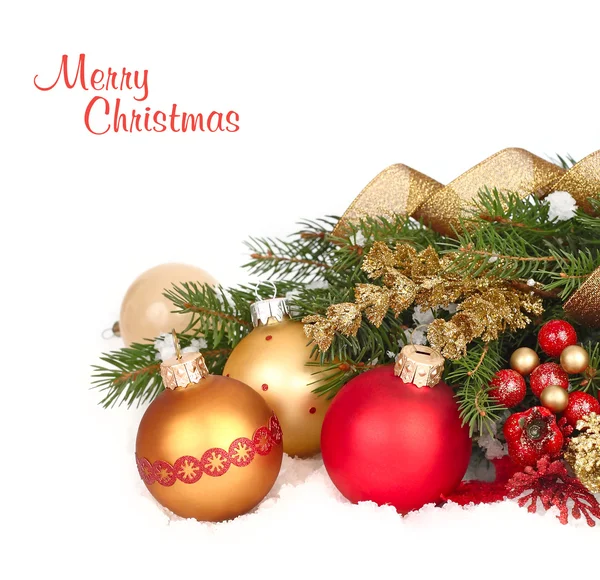 Jul bakgrund med röda och gyllene julgranskulor. — Stockfoto