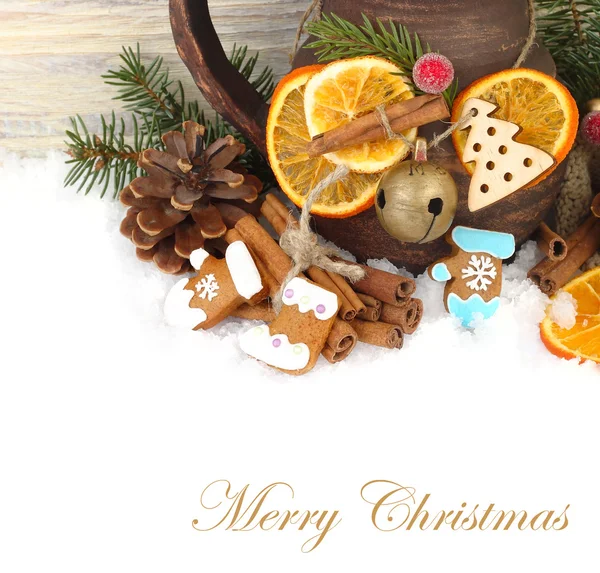 Fondo de Navidad con galletas de jengibre y naranjas secas . — Foto de Stock