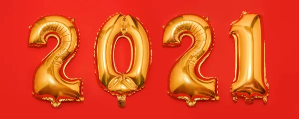 Folie Golden Christmas 2021 Luftballons Form Von Zahlen Isoliert Auf — Stockfoto