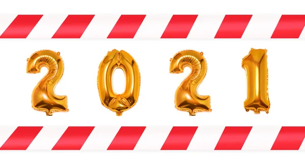 2021 Goldene Luftballons Mit Rot Weißen Warnbändern Weißen Hintergrund Soziale — Stockfoto