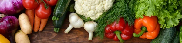 Set Vegetables Wooden Background Carrots Potatoes Zucchini Paprika Cucumber Garlic — Stock Photo, Image