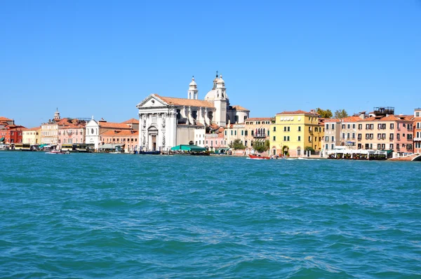 Grand Canal ja Basilica Santa Maria Della Salute, Venetsia, Italia — kuvapankkivalokuva