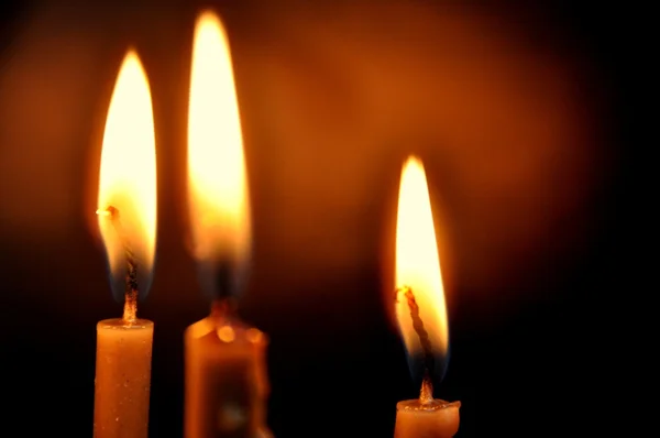 Karanlıkta mumlar