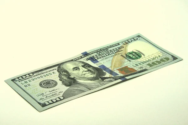 Amerikanische 100 US-Dollar auf weißem Hintergrund — Stockfoto