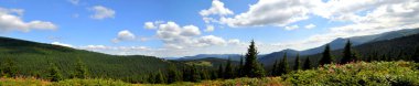 Karpat Dağları'nda güzel manzara panoramik