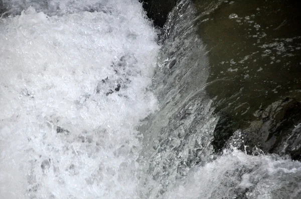 Bela cachoeira close-up — Fotografia de Stock