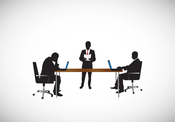 Ofiste çalışan erkekler