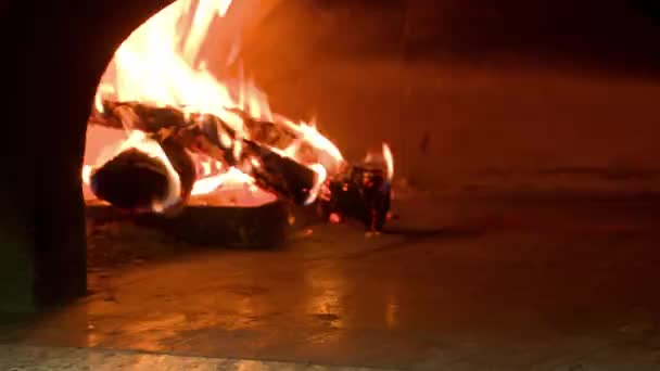 Pizza cuite au bois de chauffage 