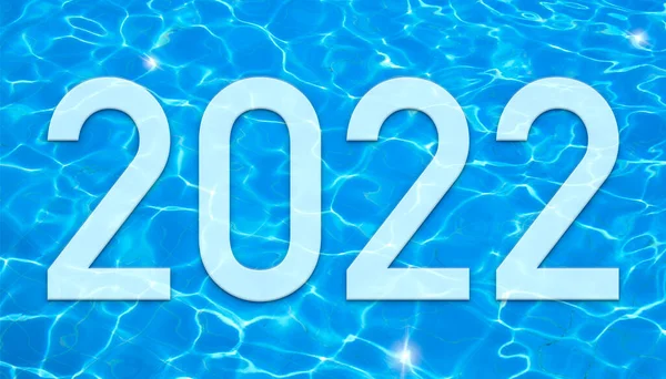 2022 Πρωτοχρονιά Κείμενο Τους Αριθμούς Μια Εικόνα Γαλάζιου Νερού — Φωτογραφία Αρχείου