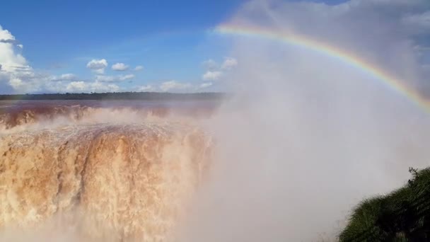 Iguazu waterfalls with a rainbow, Argentina — Stock Video
