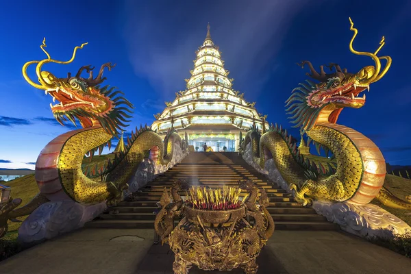 Tempio nella provincia di Chiang rai, Thailandia . — Foto Stock