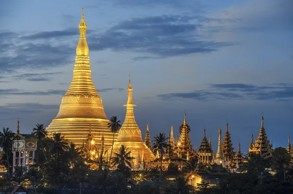 Pagode shwedagon à Yangon, myanmar — Photo