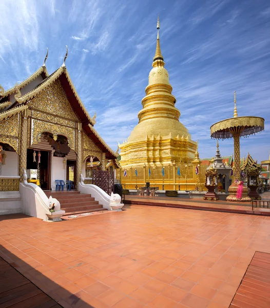 Tayland, Wat Phra ki Hariphunchai Lamphun Budist tapınakları — Stok fotoğraf