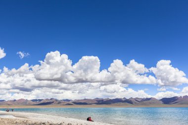 Namtso Gölü'nün çarpıcı görünümü