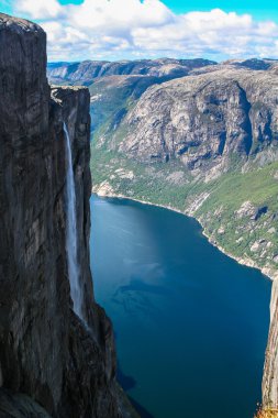 Lysefjorden Kjeragbolten üzerinden havadan görünümü