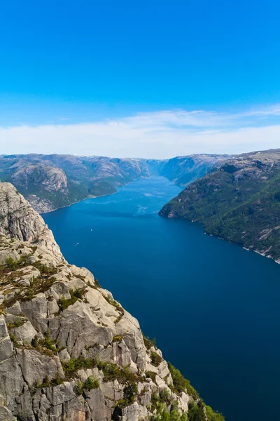 Lysefjorden üzerinden Preikestolen havadan görünümü — Stok fotoğraf
