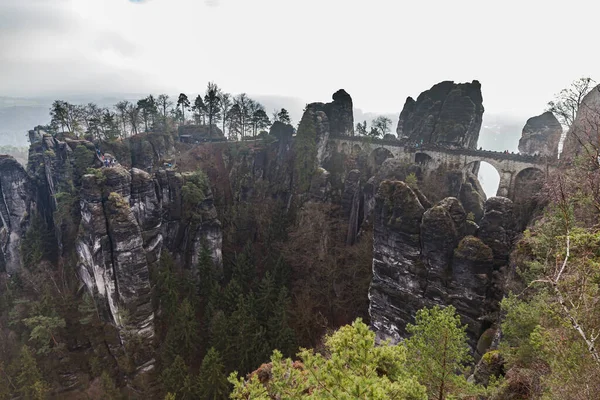 Vista Panorâmica Ponte Bastei Das Montanhas Arenito Parque Nacional Saxon Imagens Royalty-Free