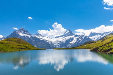 Bachalpsee ve Jungfrau bölge kar doruklarına