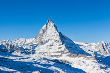 Matterhorn görünümünü açık güneşli bir günde