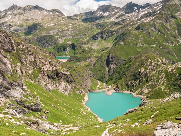 Lago di robiei und der damm — Stockfoto