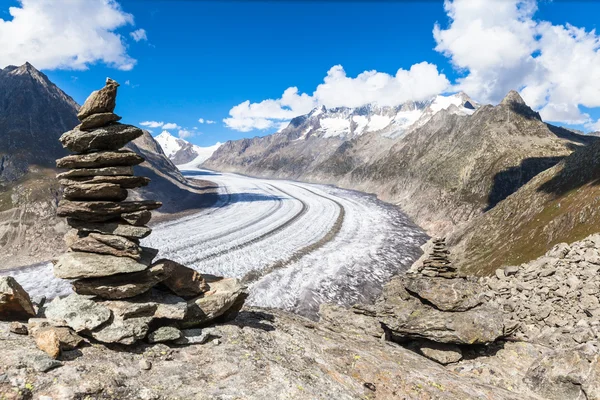 Utsikt över glaciären Aletsch på berg — Stockfoto