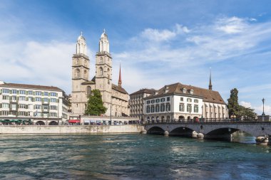 Grossmunster kilise Zürih eski şehrin görünümünü