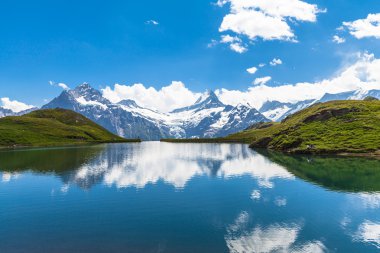 Bachalpsee ve Jungfrau bölge kar doruklarına