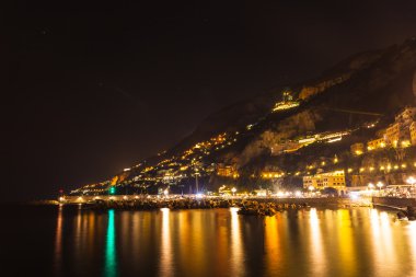 Amalfi gece görünümü