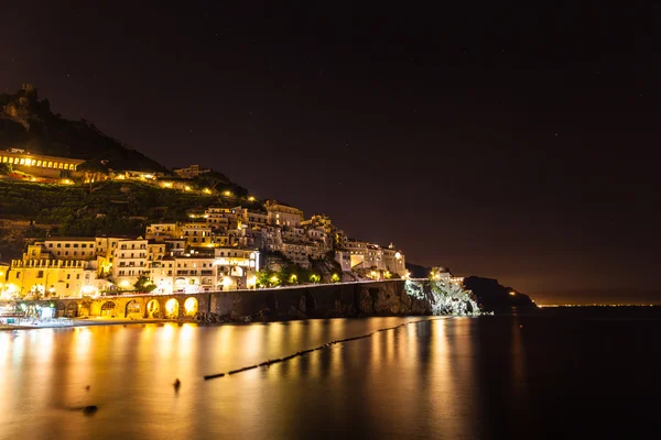 Nachtansicht von Amalfi — Stockfoto