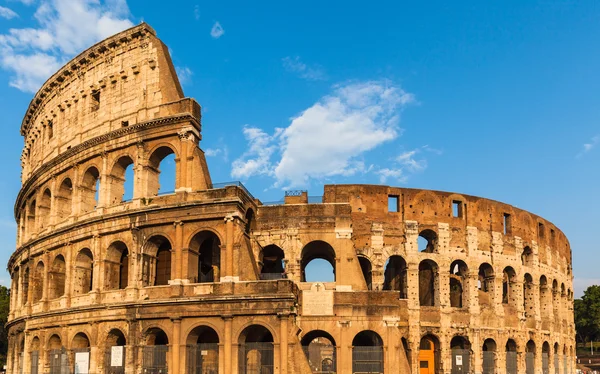 Veduta esterna del colosseo di Roma — Foto Stock