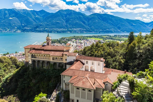 Madonna del Sasso kyrkan — Stockfoto