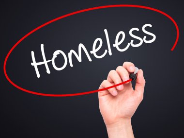 Adam el evsiz siyah kalemi ile görsel ekranda yazma..