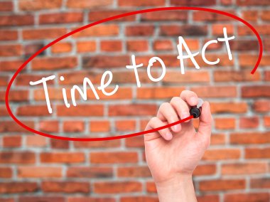 Adam el zaman hareket ile siyah kalemi görsel ekranda yazma.