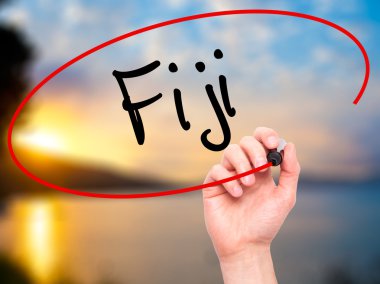 Adam el Fiji siyah kalemi ile görsel ekranda yazma..