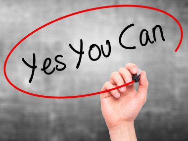 Evet sen-ebilmek ile siyah kalemi görsel ekranda yazma adam el.