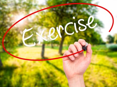 Adam el egzersiz ile siyah kalemi görsel ekranda yazma..