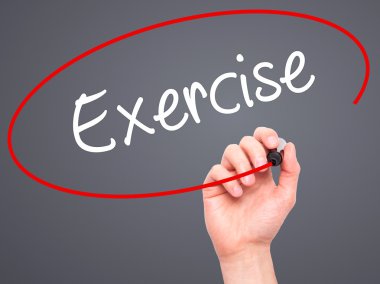 Adam el egzersiz ile siyah kalemi görsel ekranda yazma..