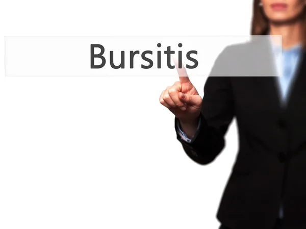 Bursitis - Empresaria pulsar el botón de mano en la pantalla táctil en — Foto de Stock