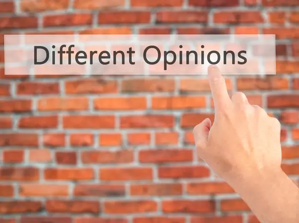 Farklı görüşler - bulanık adam üzerinde bir düğmeye basarak el