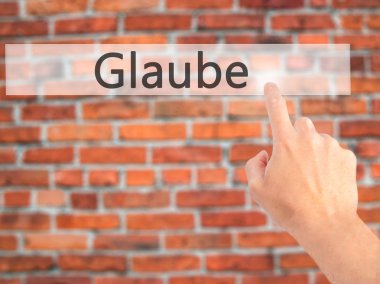 İnanç - arka plan bulanık kavramı üzerinde bir düğmeye basarak el