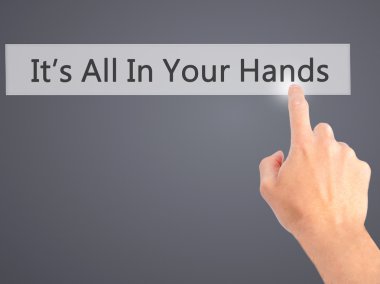 Tüm In Your Hands - bulanık backg üzerinde bir düğmeye basarak el olduğunu