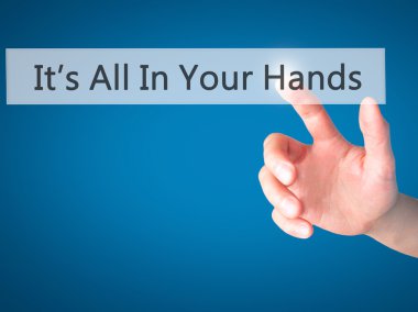 Tüm In Your Hands - bulanık backg üzerinde bir düğmeye basarak el olduğunu