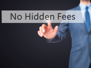 Hiçbir gizli ücretler - işadamı el düğmesine basarak dağ eteğindeki taş yığını dokunma