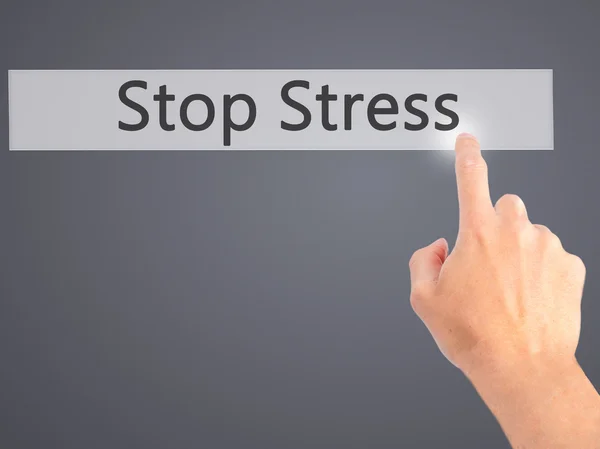 Stop Stres - Tangan menekan tombol pada latar belakang kabur — Stok Foto