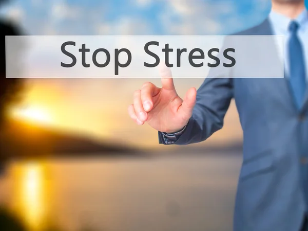 Stop stressz - üzletember nyomja a kezét gomb-on érint képernyő, i — Stock Fotó