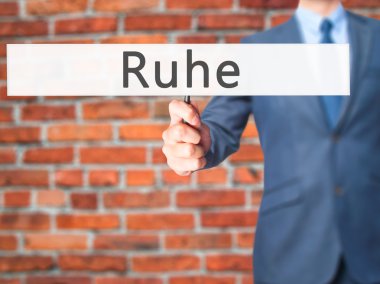Ruhe Almanca (sessiz) - işadamı el işareti tutarak