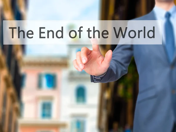 A a világ vége - érint gomb nyomja a kezét üzletember — Stock Fotó
