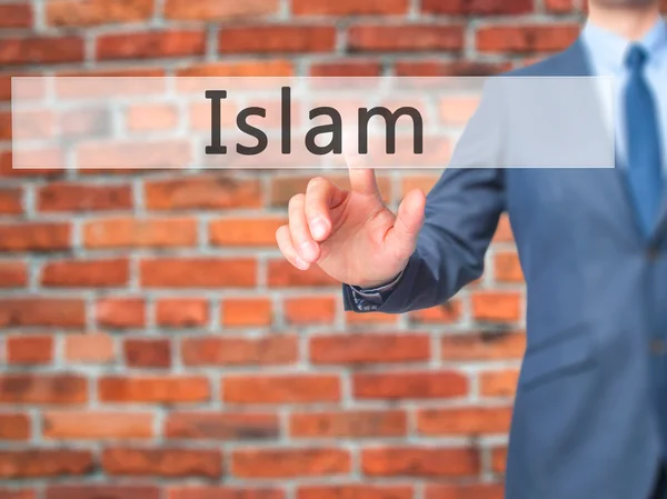 Islam - biznesmen ręcznie naciskając przycisk na dotykowy ekran interfa — Zdjęcie stockowe